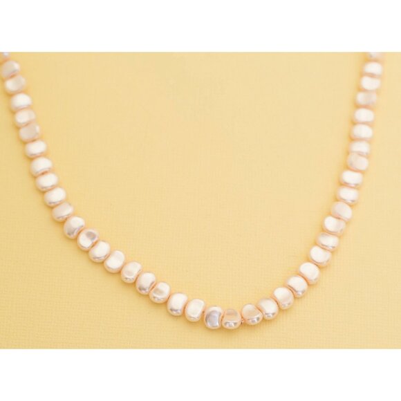 Vintage Boho Light Pink Plastic Beaded Necklace 36 Inches by Avon i12 - Picture 1 of 4